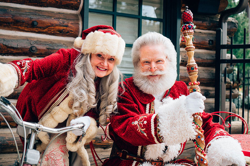 Mr & Mrs Kris Kringle